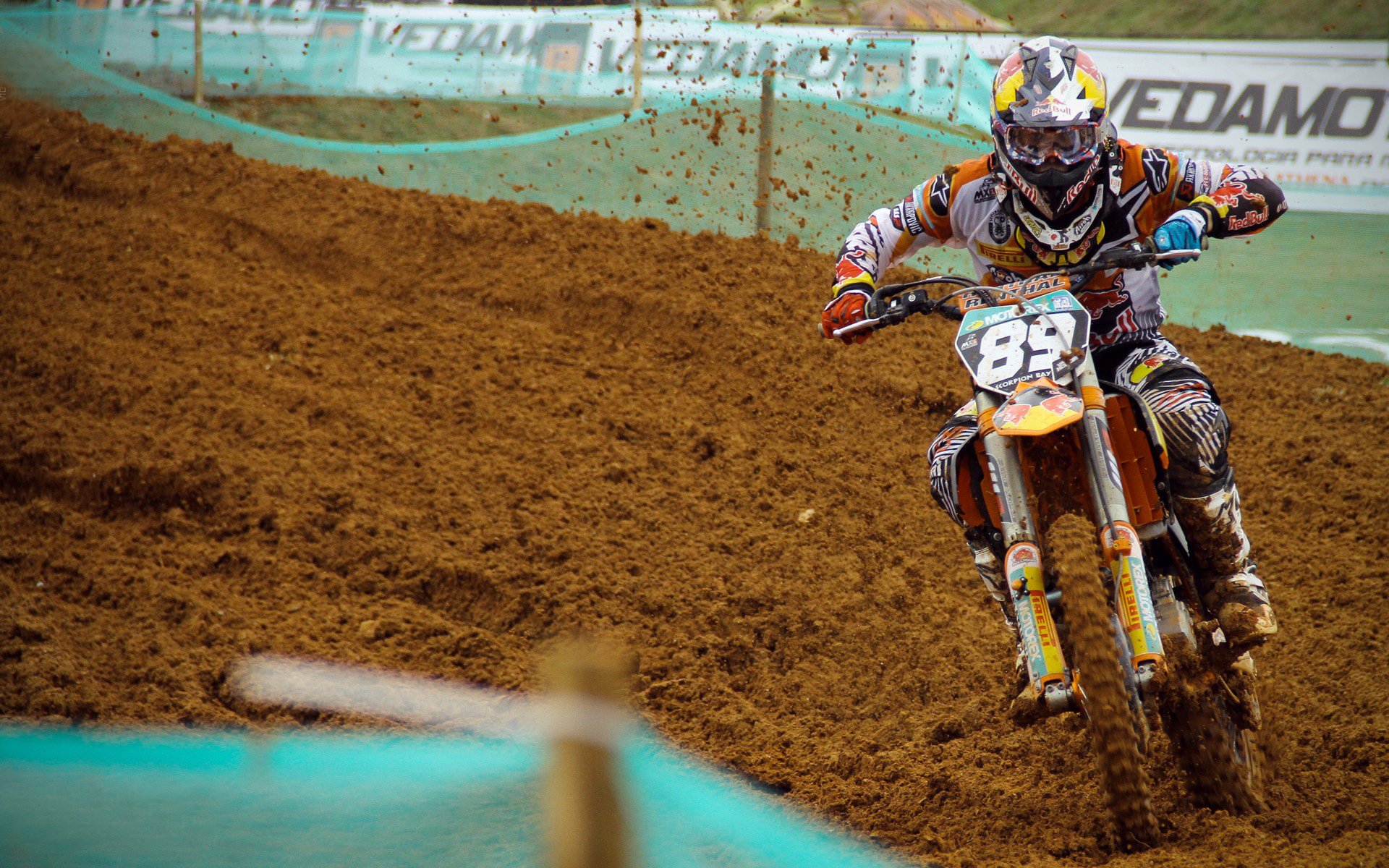 姆巴佩帽子戏法助巴黎圣日耳曼大胜里昂,法甲争冠悬念再起