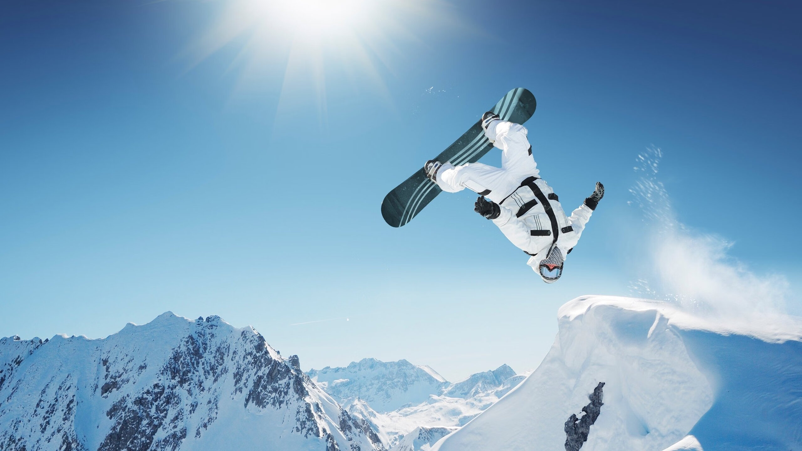 中国滑雪健儿再创佳绩 国际赛场展现冰雪魅力